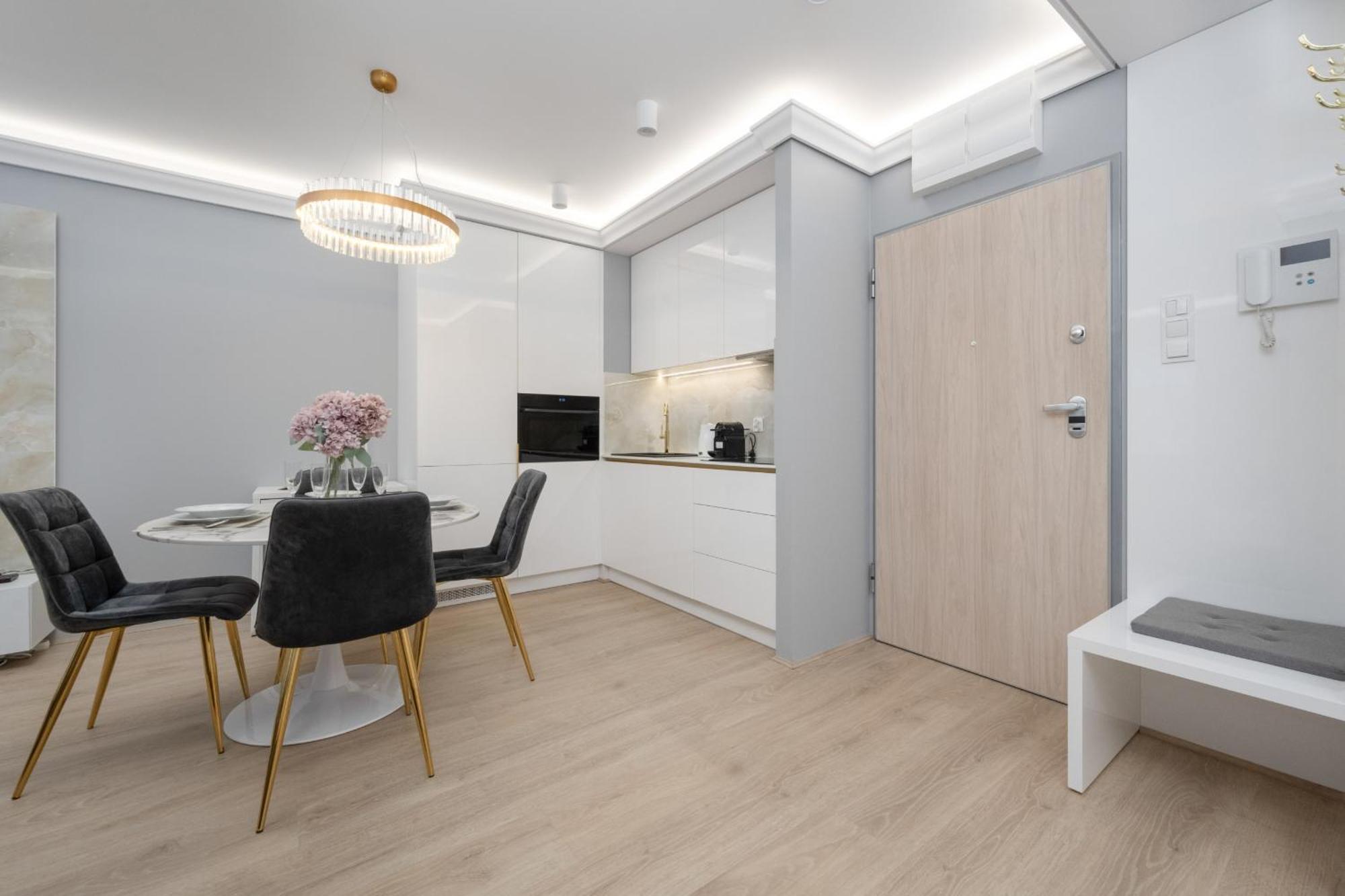 Elegant Apartment With Balcony By The Oder River In Wroclaw By Renters Prestige Luaran gambar