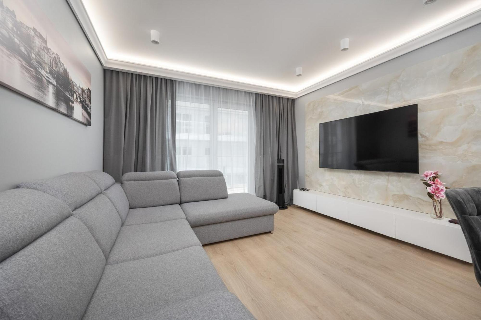 Elegant Apartment With Balcony By The Oder River In Wroclaw By Renters Prestige Luaran gambar